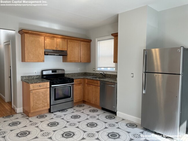 Building Photo - 179 Belmont St