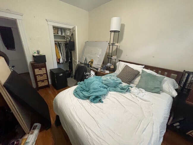 Building Photo - NO BROKER FEE 9/1 Sweet 2bed split in Brig...