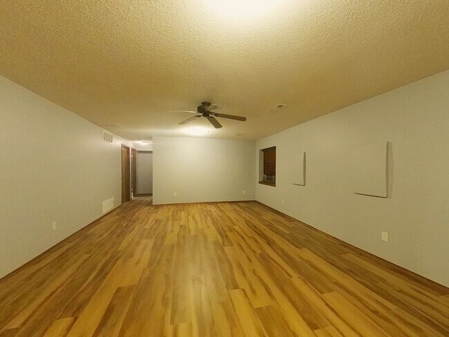 Building Photo - 4 Bedroom Wichita House - Maize School District