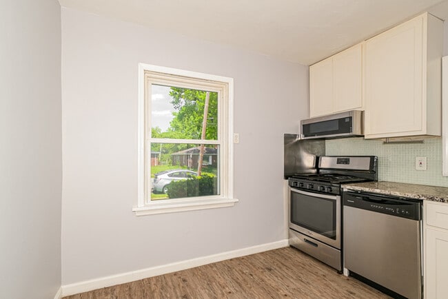 Building Photo - Fantastic 2bd/1ba home! Let yourself in!