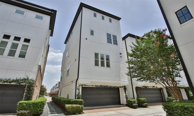 Building Photo - 2707 Cohn Garden Ln