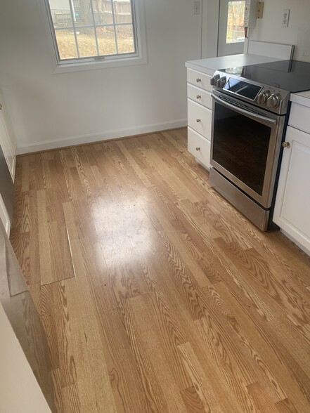 KITCHEN - 4703 Saul Rd
