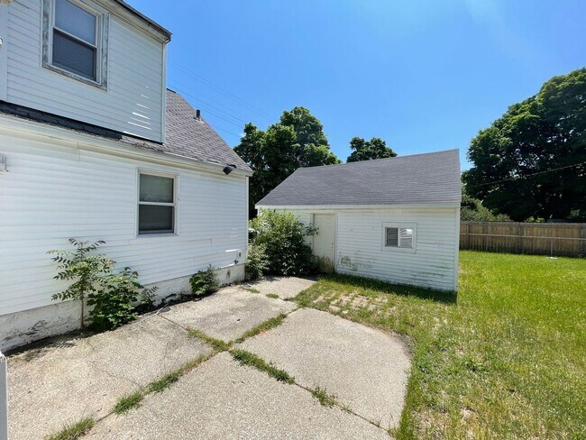 Building Photo - 1417 Madison St