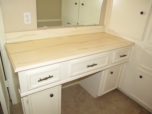 Building Photo - 702 Oder Ln