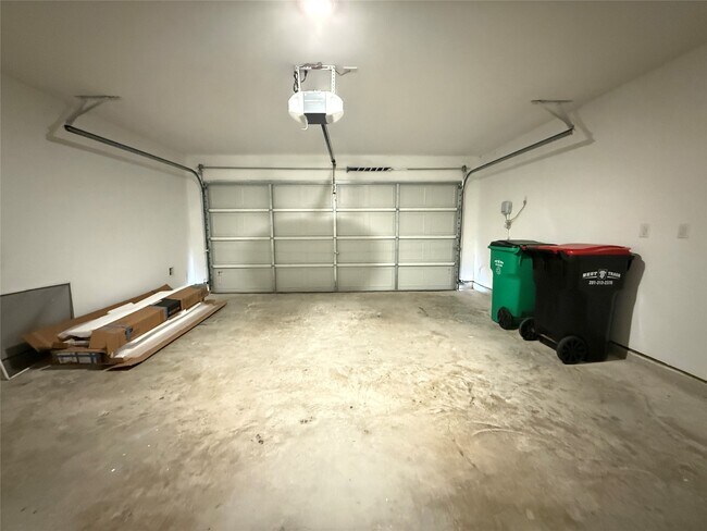 Building Photo - 26746 Prairie Smoke Ln