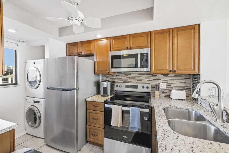 Building Photo - 8350 Estero Blvd