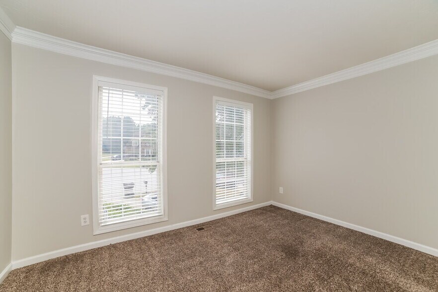 Building Photo - 2446 Letha Ln