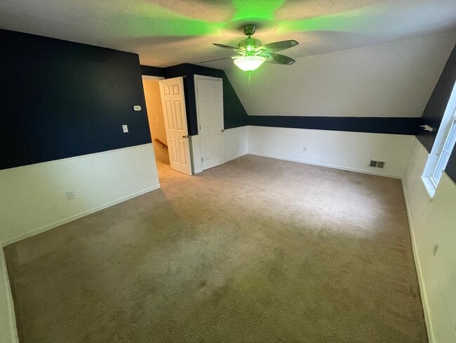 Building Photo - 16 Bowstring Way