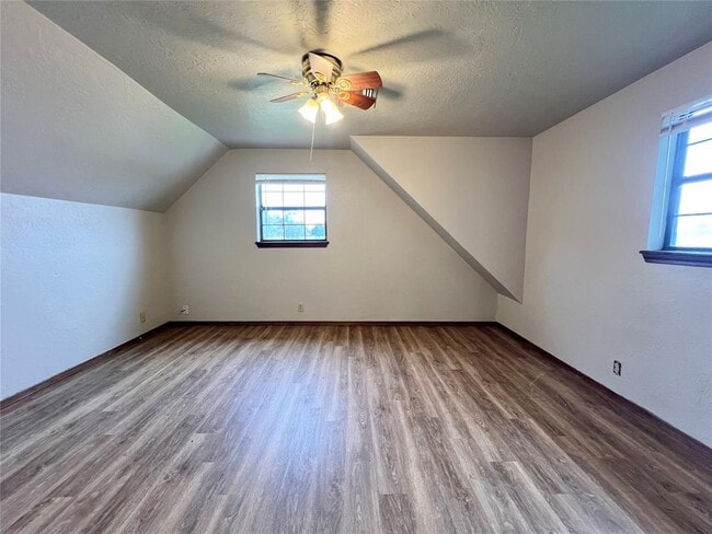 Building Photo - 714 N 5th St