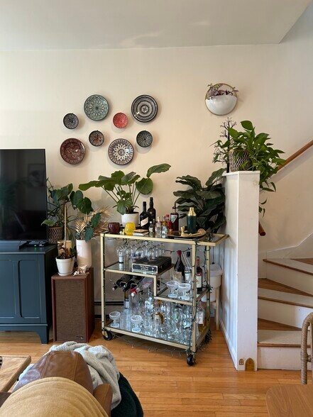 Building Photo - 33 Delle Ave