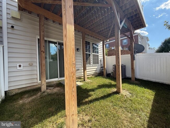 Building Photo - 4721 Six Forks Dr