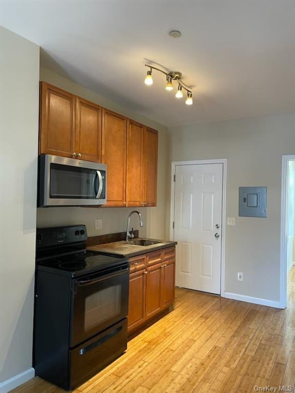 Building Photo - 30 N Hamilton St