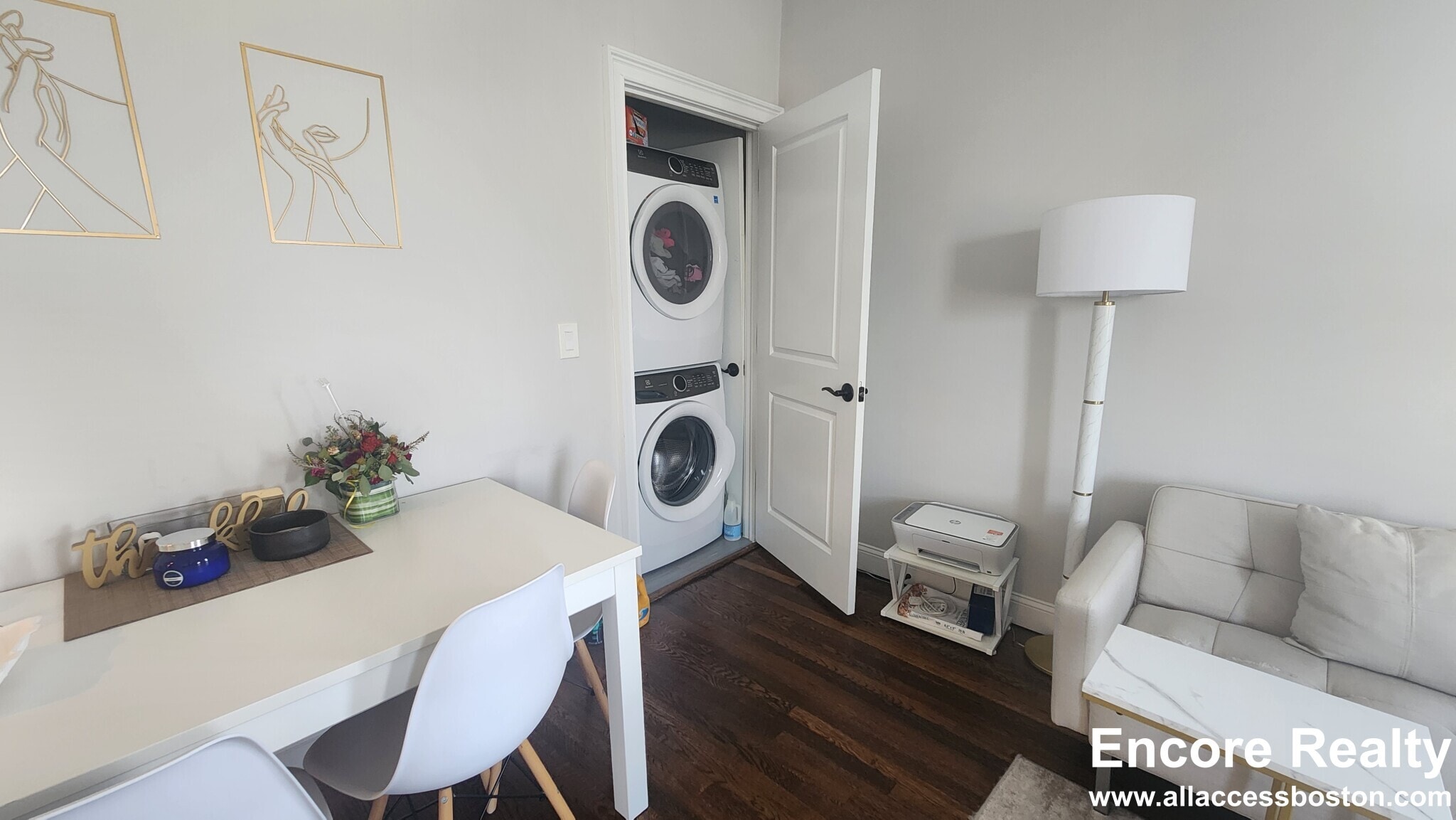 Building Photo - 105 Strathmore Rd