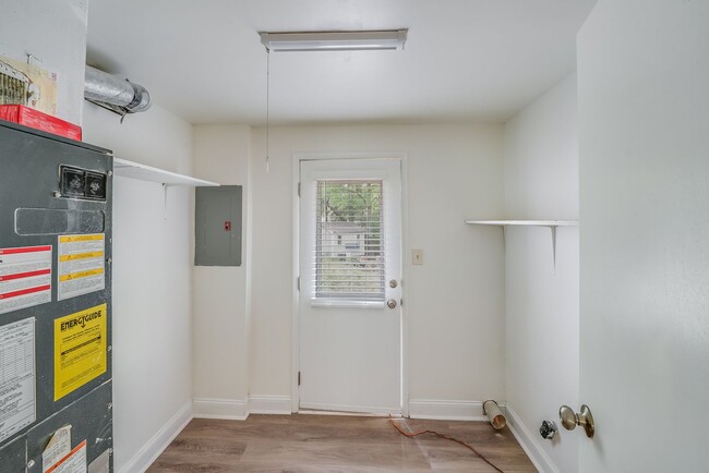 Building Photo - Fully Renovated 2BR Home with New Deck & L...