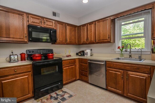 Building Photo - 12489 Sweet Leaf Terrace