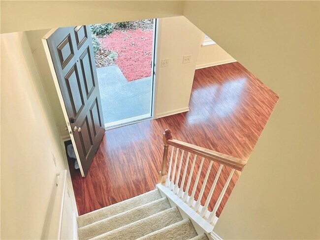 Building Photo - 1700 Ivey Pointe Ct