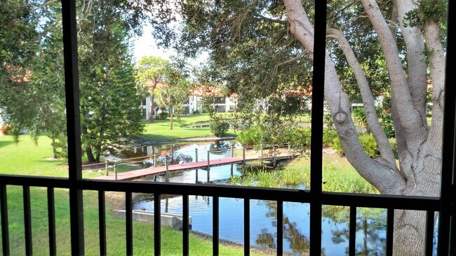 Building Photo - Seasonal Short-Term 2-Bedroom 2-Bath Condo located in Englewood!