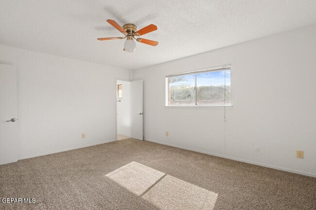 Building Photo - 2117 Anise Dr