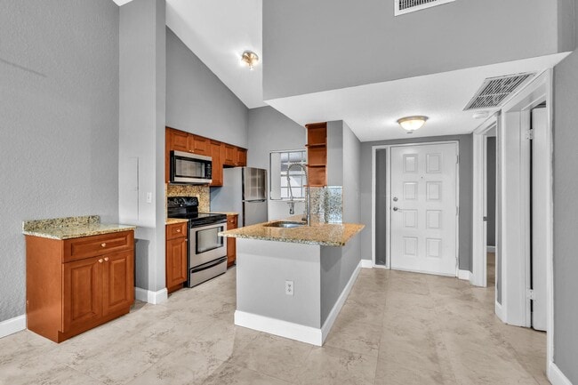 Building Photo - 2841 N Oakland Forest Dr