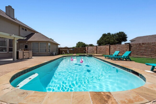 Building Photo - 5795 Brighton Ct
