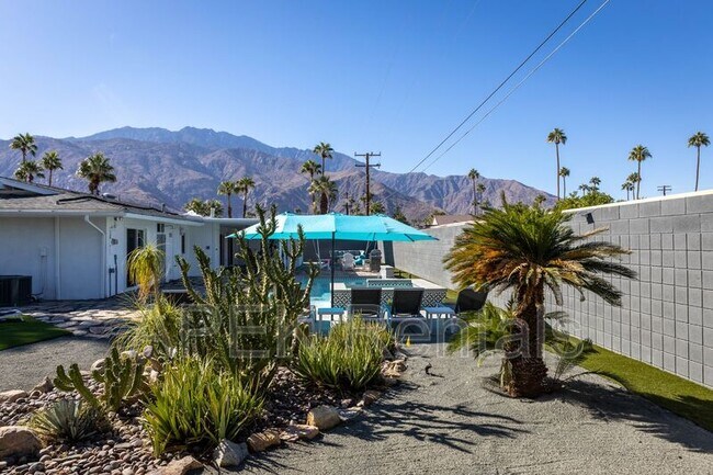 Building Photo - 980 N Buttonwillow Cir