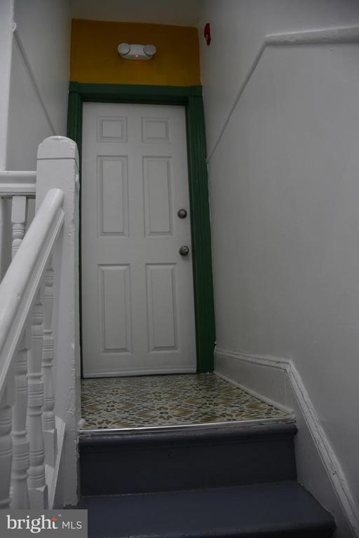 Building Photo - 433 W Bringhurst St