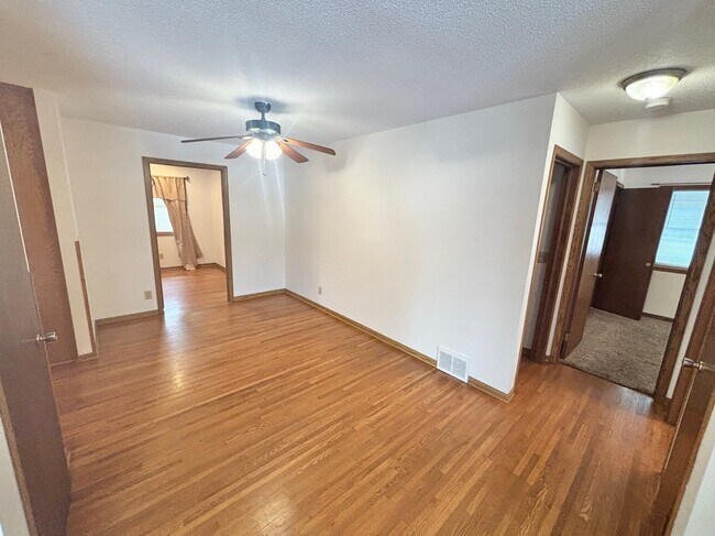 Building Photo - 10450 Washington Blvd NE