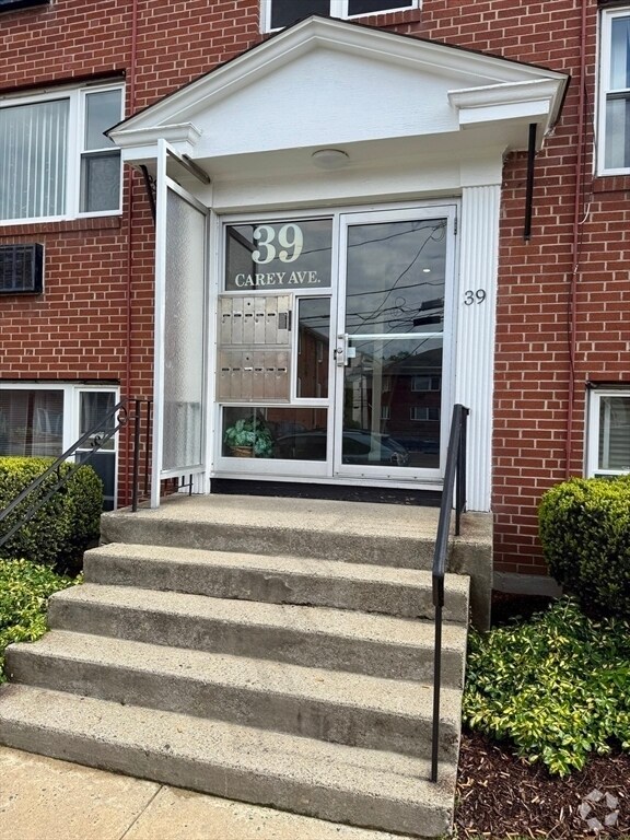 Building Photo - 39 Carey Ave