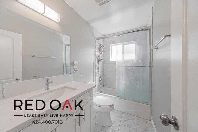 Building Photo - 819 N Edinburgh Ave