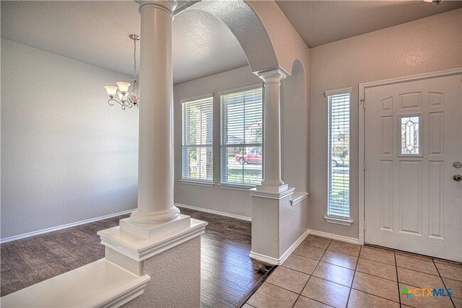 Building Photo - 1011 Sugar Brook Dr