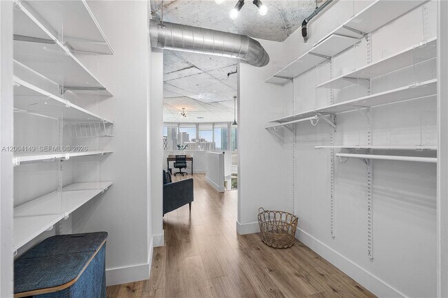 Building Photo - 690 SW 1st Ct