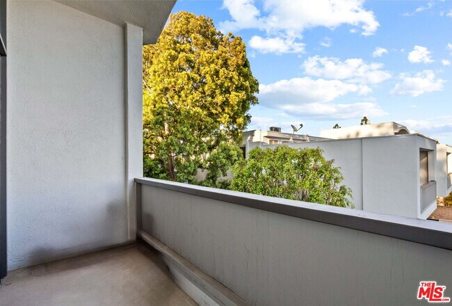 Building Photo - 4771 La Villa Marina