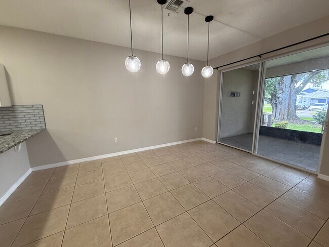 Building Photo - 3421 Home Town Ln