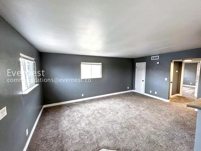 Building Photo - 6923 Issac Ave