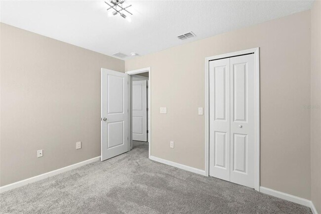 Building Photo - 724 Daring Dr