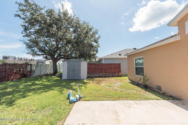 Building Photo - 2667 Deercroft Dr