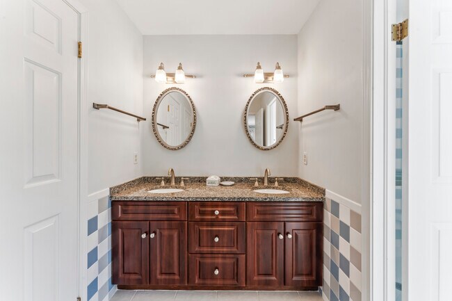 Building Photo - 23 Westview Dr