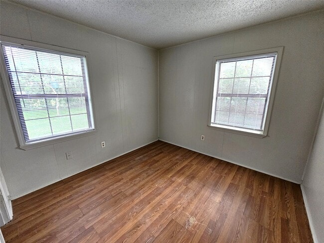 Building Photo - 3018 Robinson Blvd