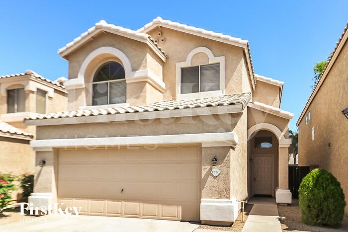 Primary Photo - 1336 W Wahalla Ln