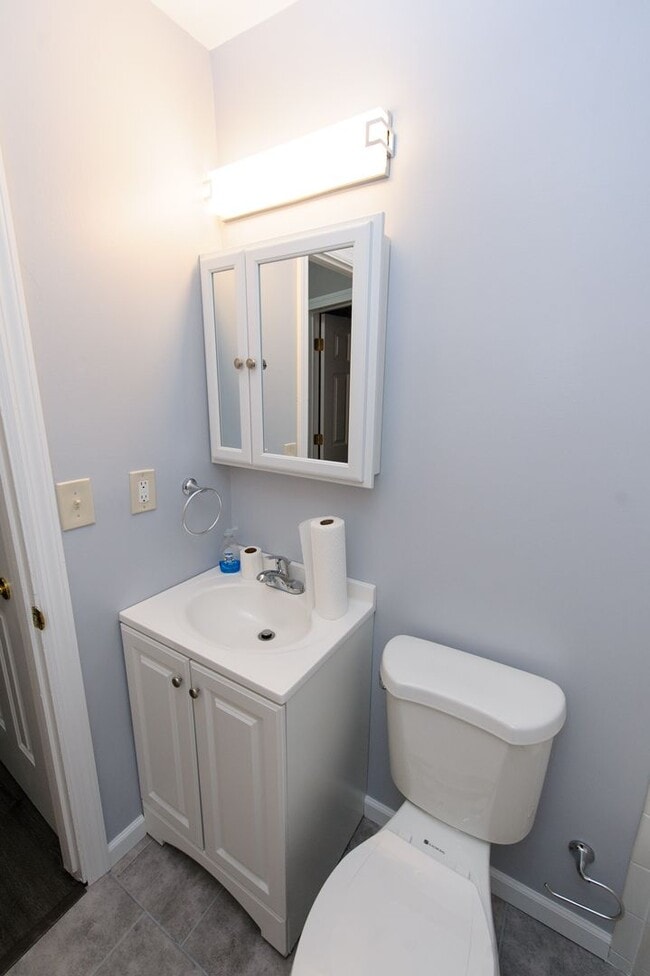 Building Photo - REMODELED BRICK & VINYL RANCH WAITING FOR ...