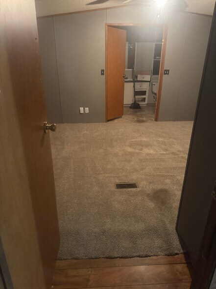 Building Photo - 806 County Rd 40 W