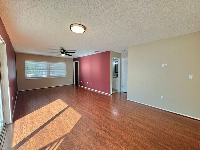 Building Photo - Lake Buckeye Condo