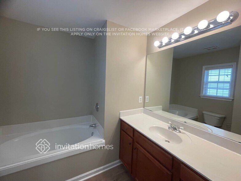 Building Photo - 377 Highland Falls Dr