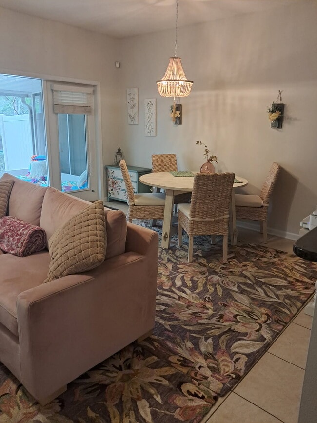 Building Photo - 317 Sand Oak Blvd