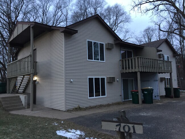 Primary Photo - 701 Monroe St N