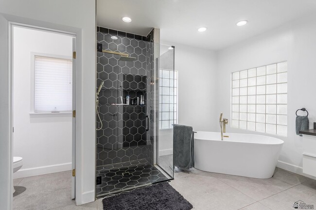 Building Photo - 3208 S Palomino Way