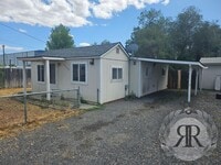 Building Photo - 2 Bedroom 1 Bathroom Home