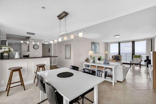 Building Photo - 3000 N Ocean Dr