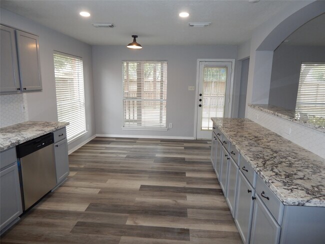 Building Photo - 3030 Rainmont Ln