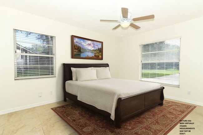 Building Photo - Sanford Home - 3/2 with garage and huge yard